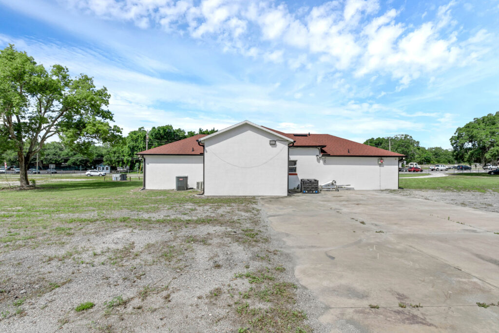 334 e myers blvd. mascotte rear view of building